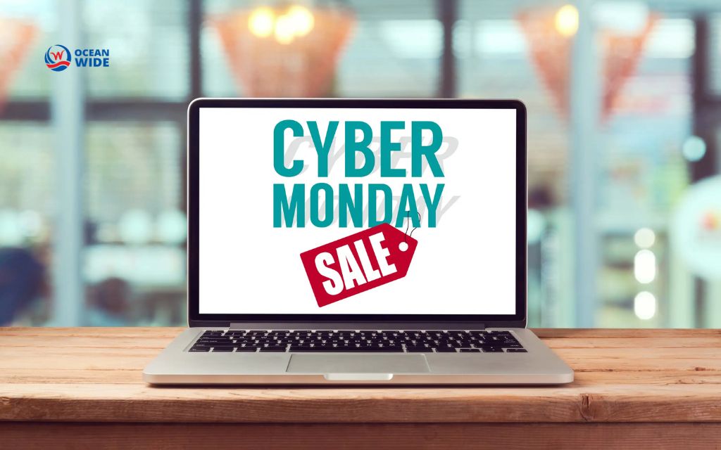 Cyber monday social media posts: Designing visuals that stop the scroll